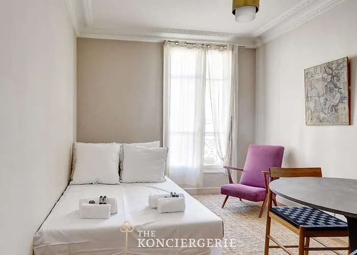 公寓 Refined & Cozy In *